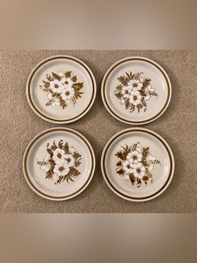 VTG Mountain Wood Collection "Dried Flowers" Stoneware Dinner Plate Set Of 4